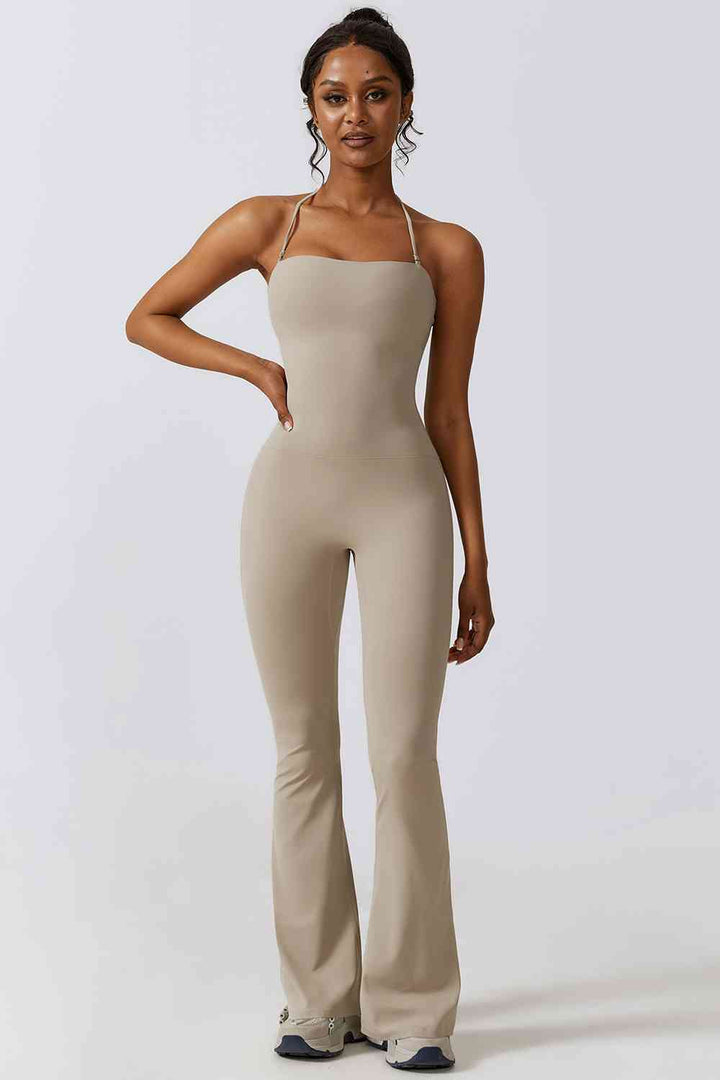 Stilla | Hals Flare Sport Jumpsuit