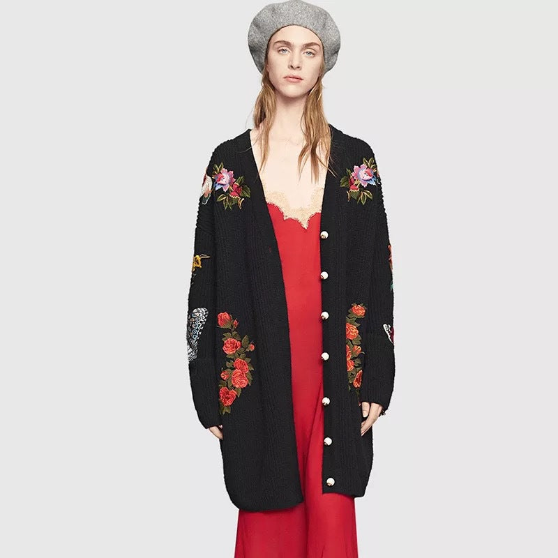 Kvinders cardigan med blomsterdesign og detaljer i høj kvalitet med knapper Stilla