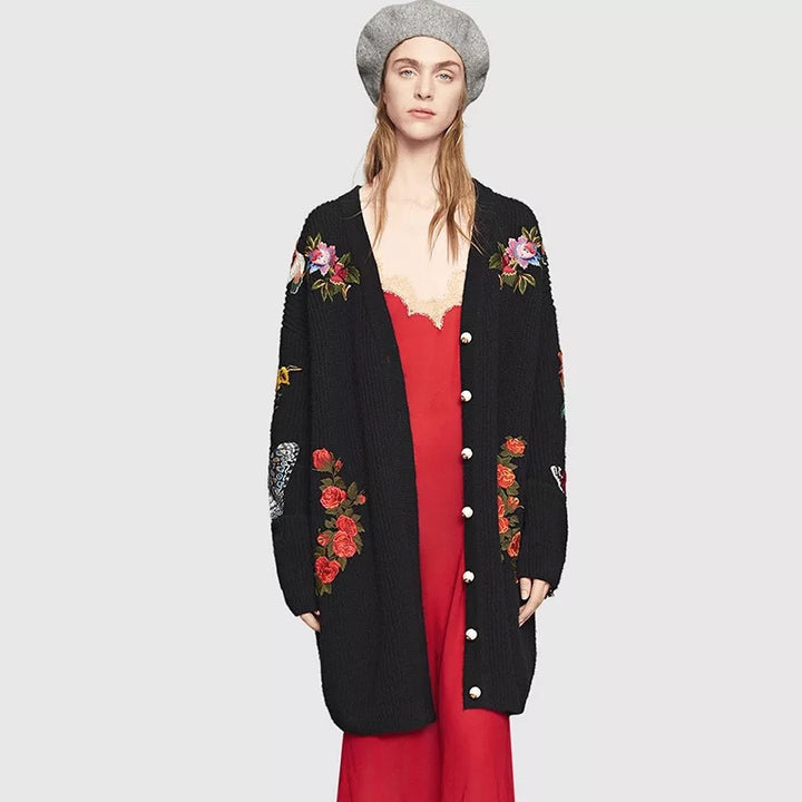 Kvinders cardigan med blomsterdesign og detaljer i høj kvalitet med knapper Stilla