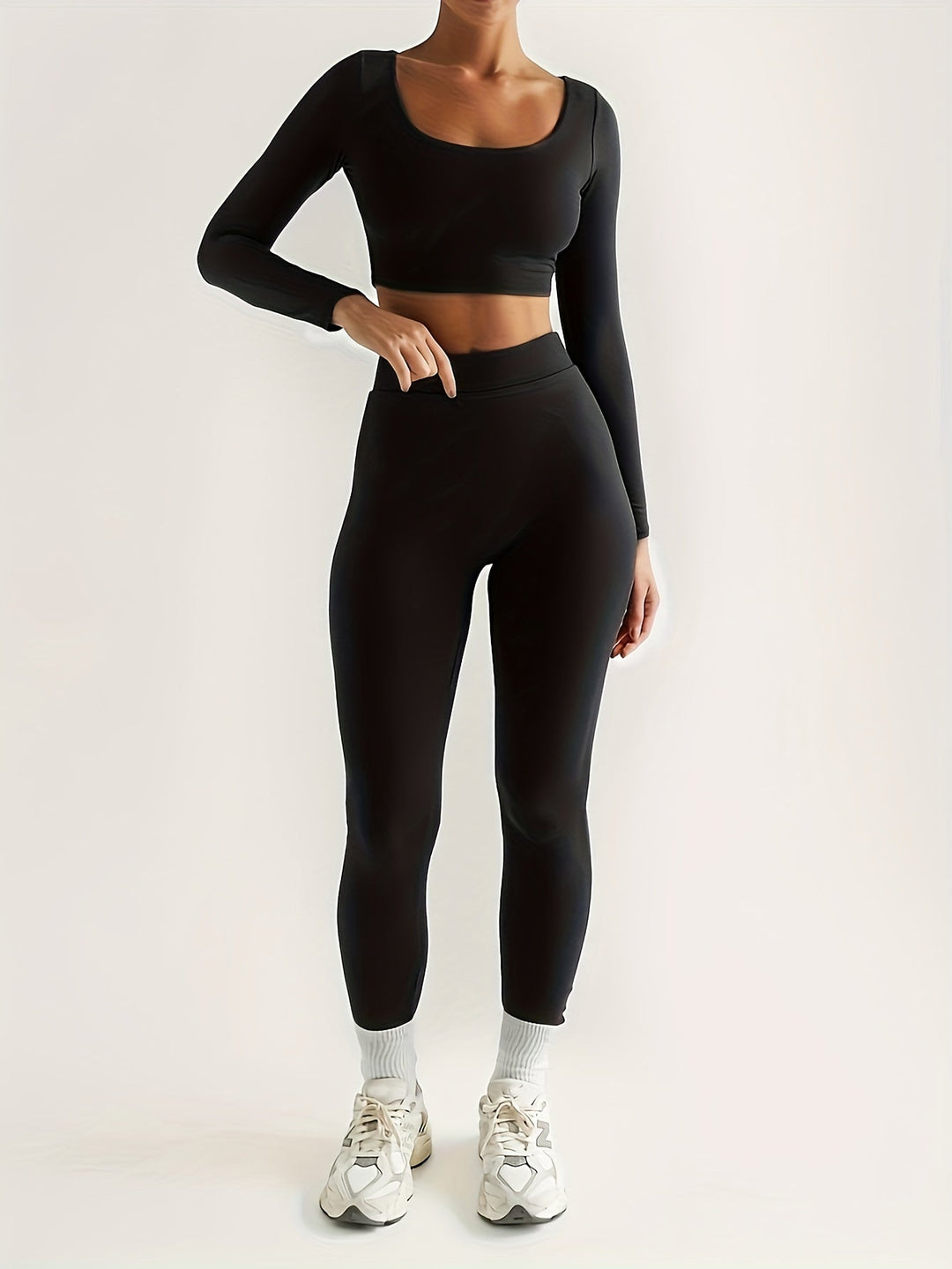 Stilla | Sportssæt Bestående Af En Langærmet Crop Top Og Højtaljede Skinnybukser