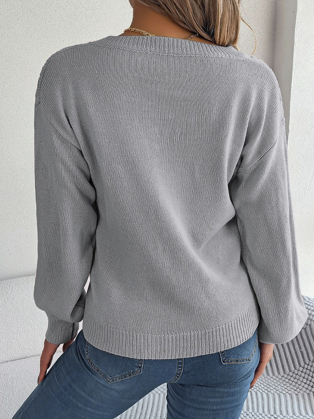 Stilla | Strikket V-hals lanterneærme sweater