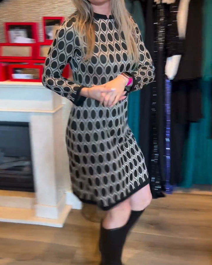Stilla | Polka Dot Print og Knælængde