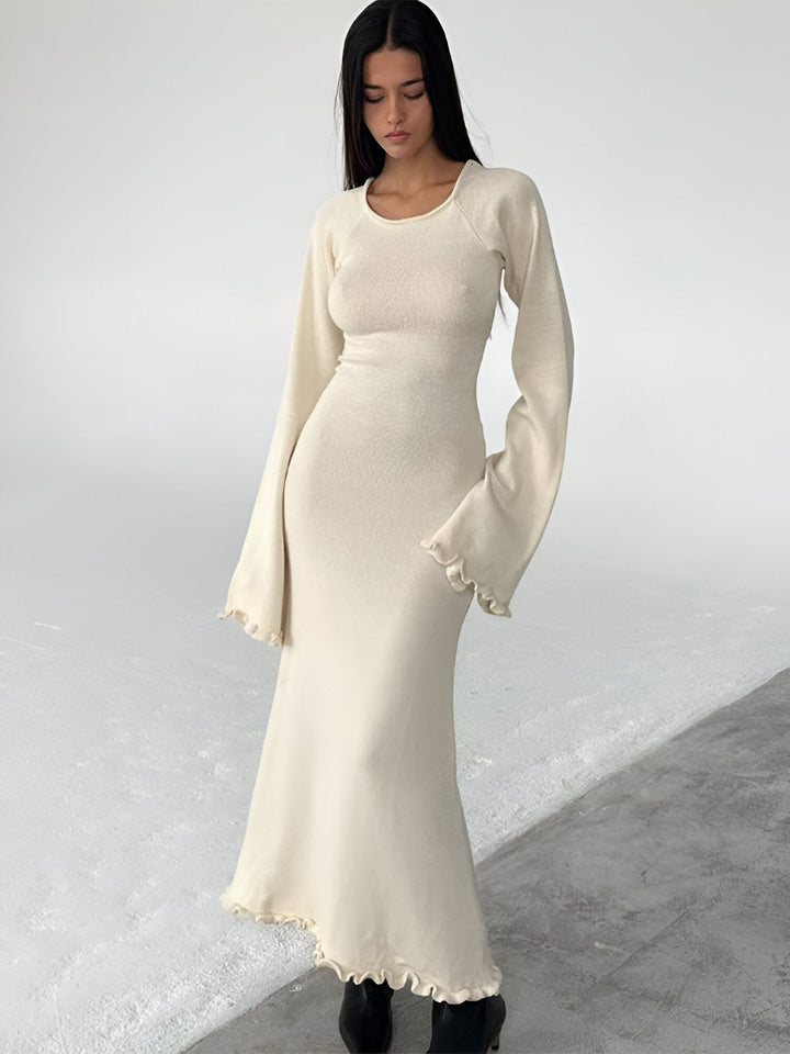 Stilla | Elegante Og Sexy Kjole Med Flæser Bagpå