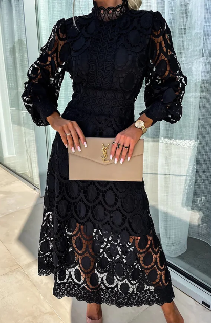 Stilla | Romantisk, Sensuel Og Elegante Midi Kjole