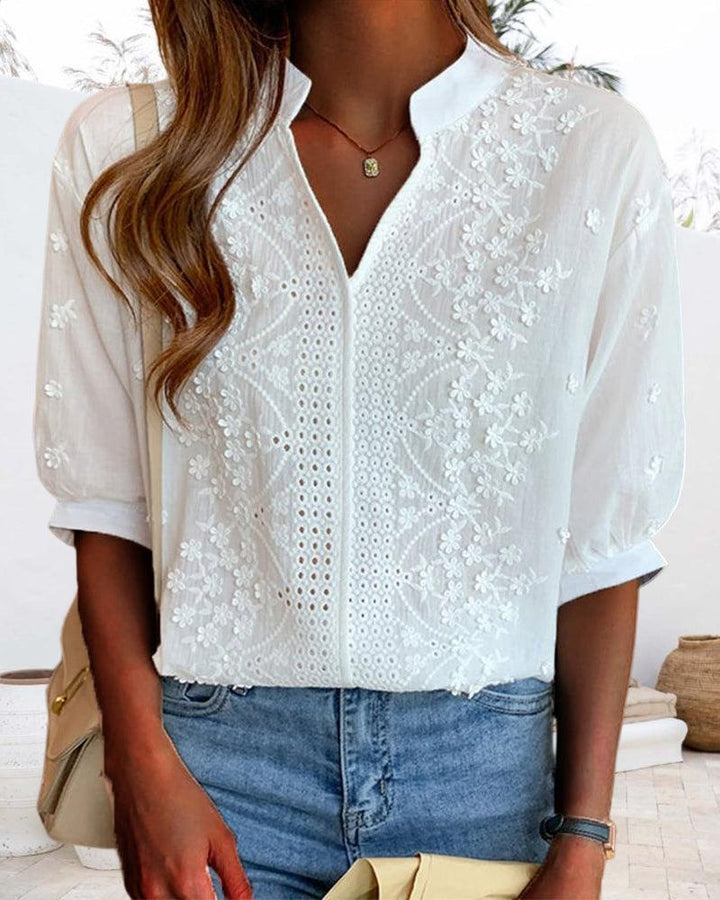 Stilla | V-Hals Ståkrave Broderet Bluse