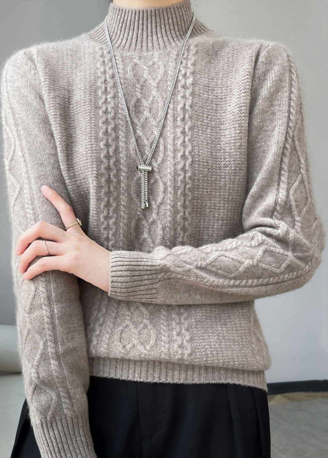 Stilla | Behagelig Høj Hals Fletmønster Sweater Ideel til Vinteren