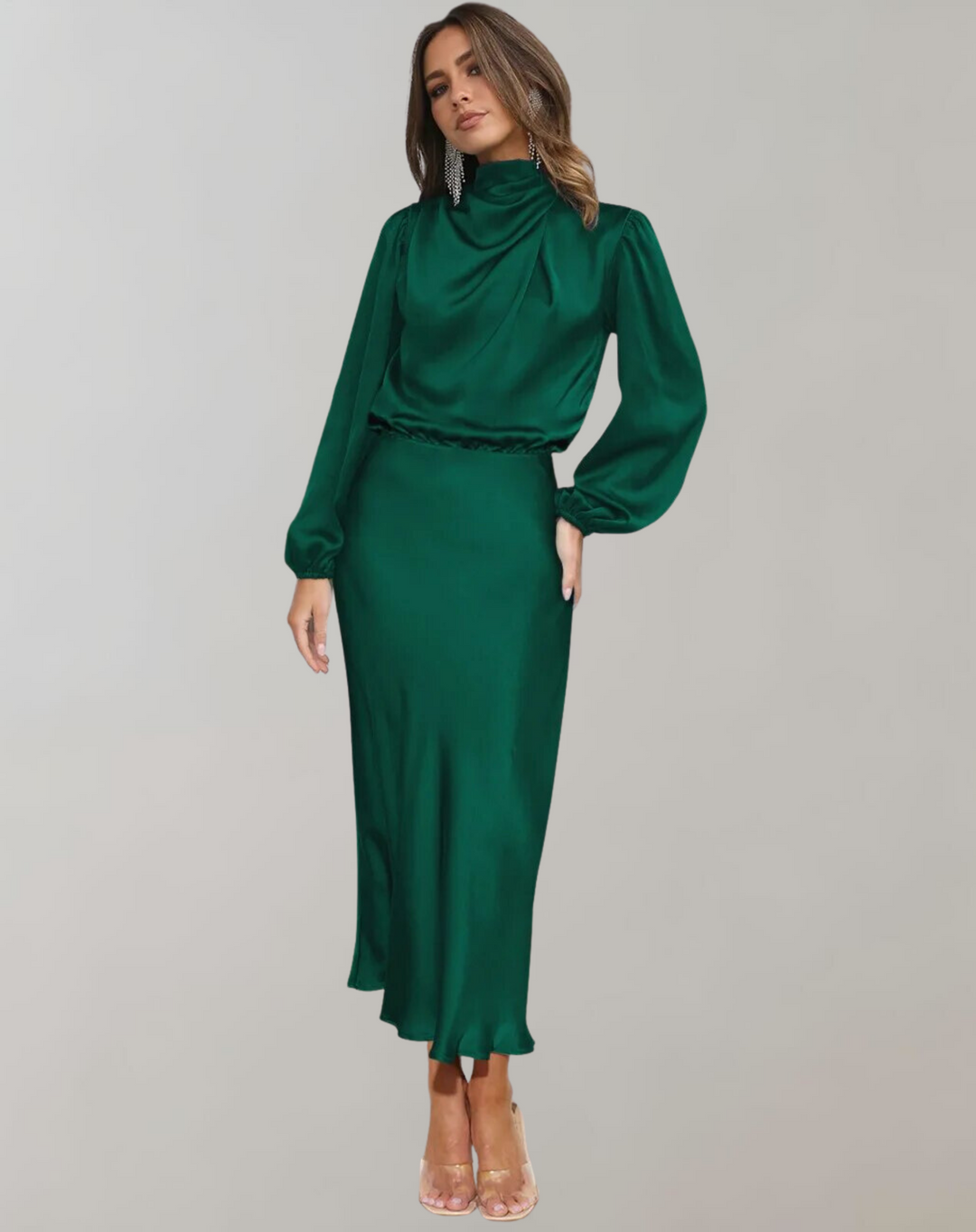 Stilla | Elegant satin kjole med lange ærmer