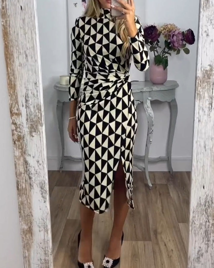 Stilla | Kjole med Moderne Geometrisk Print