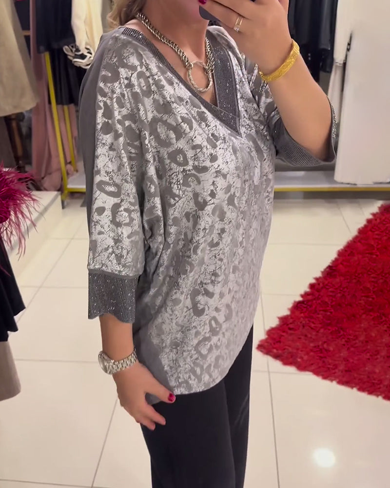 Stilla | Casual Trykt Bluse med V-Udskæring