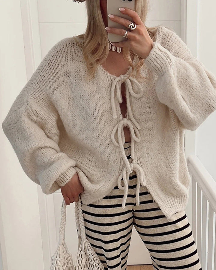 Stilla | Strikjakke med snøring i lazy stil