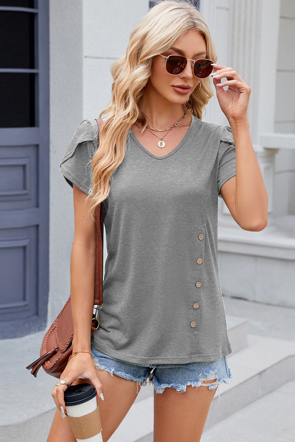 Stilla | V-hals T-shirt med petalærmer