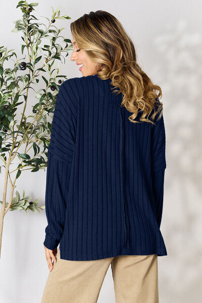 Stilla | Bae Full Size Ribbet Rund Hals Slids Strik Top