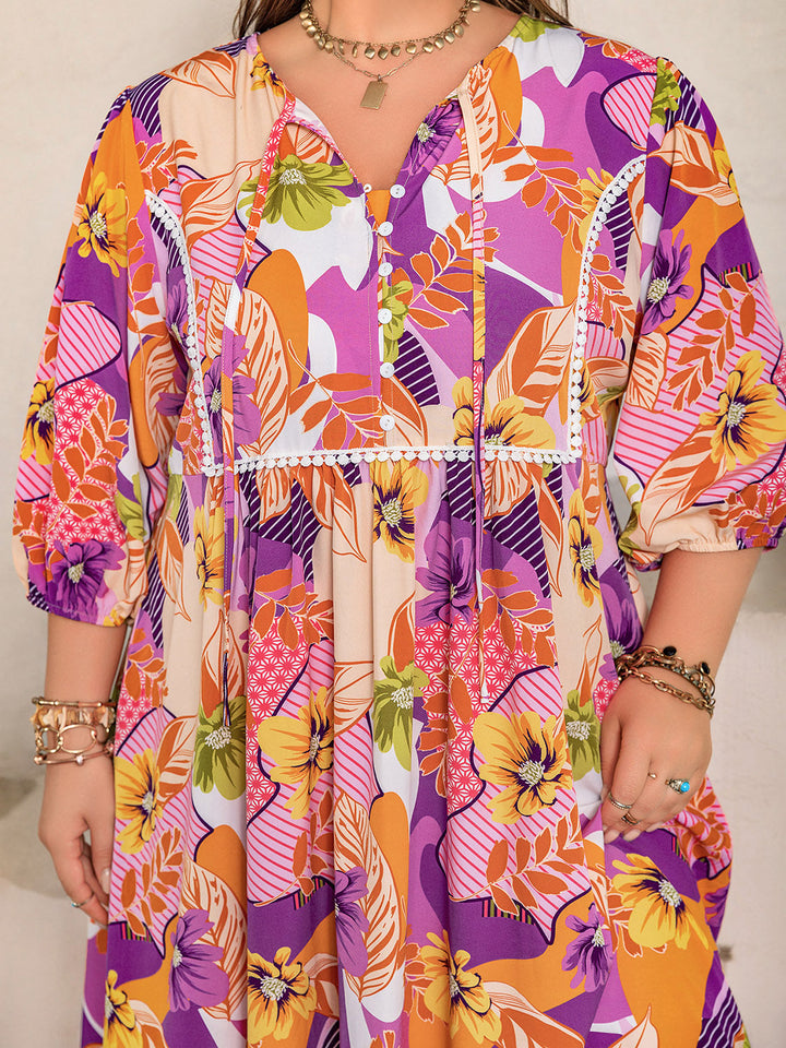 Stilla | Plus Size Printed Tie Neck Maxi Kjole