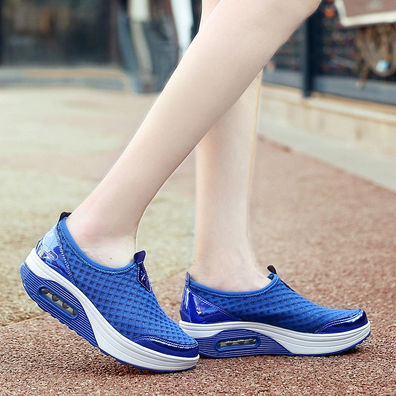 Dame nan komfortabel Slip-on kile sneakers med luftfjedret plateau og åndbart bikage mesh sko