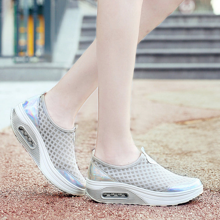 Dame nan komfortabel Slip-on kile sneakers med luftfjedret plateau og åndbart bikage mesh sko
