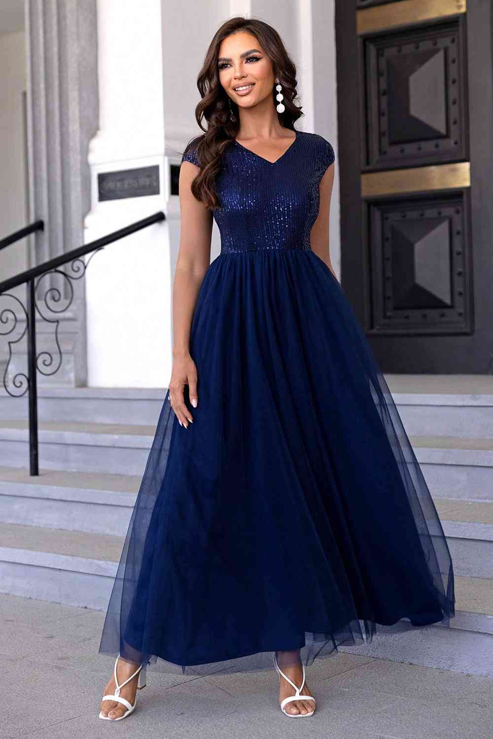 Stilla | V-hals Mesh Maxi Kjole