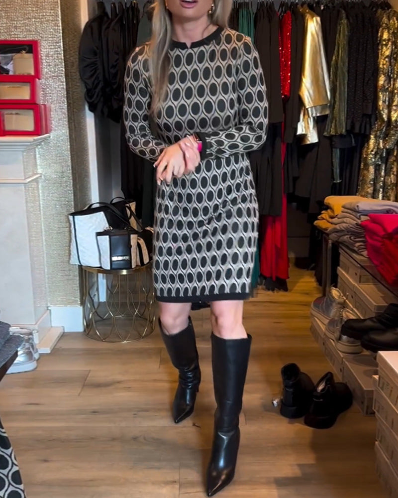 Stilla | Polka Dot Print og Knælængde