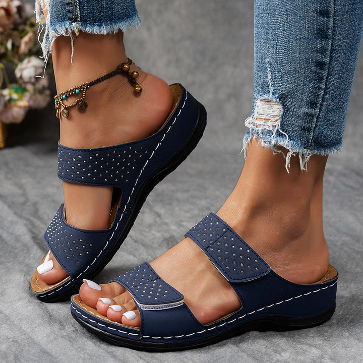 Stilla | Dame Sandaler På Kilehæl: Gyldne, Med Krystaller, Skridsikre, Komfortable, Elegante, Sommerlige