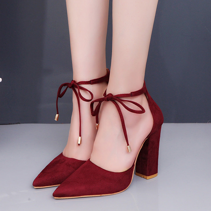 Dame High-Heel Sandaler med elegant bindingsdetalje og robust blokhæl Stilla