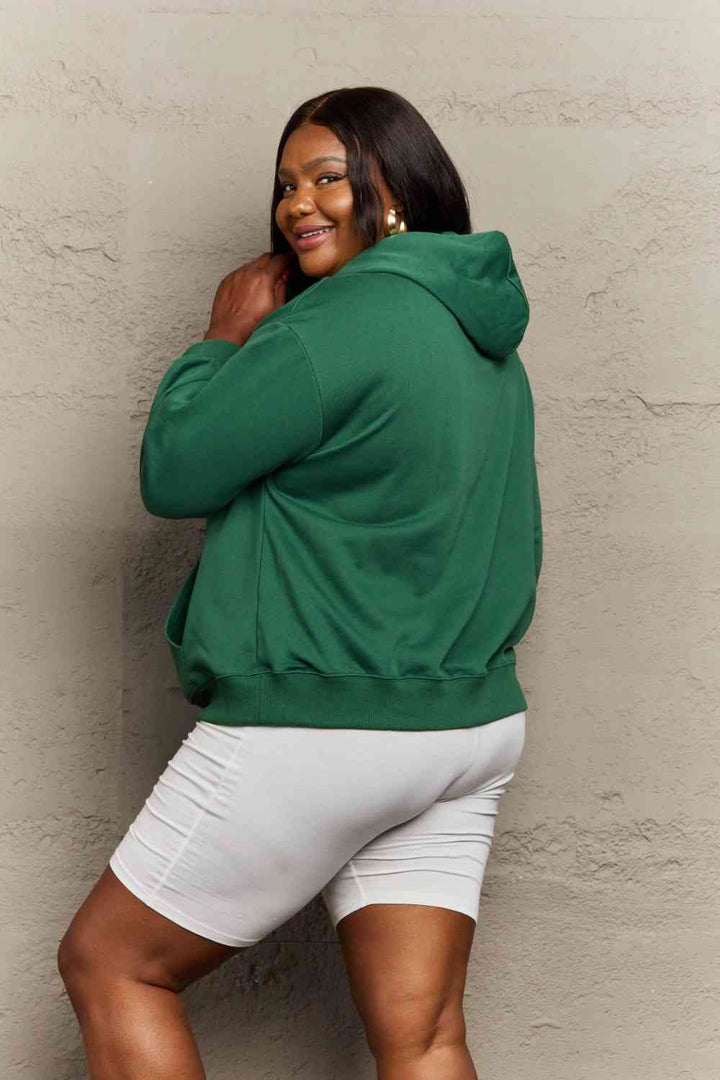 Stilla | Love Plus Size Merry Christmas Graphic Hoodie