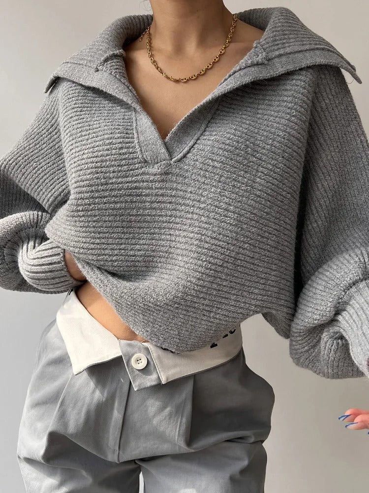 Stilla | Cozy Strikket Sweater med Lanterneærmer og Åben Krave