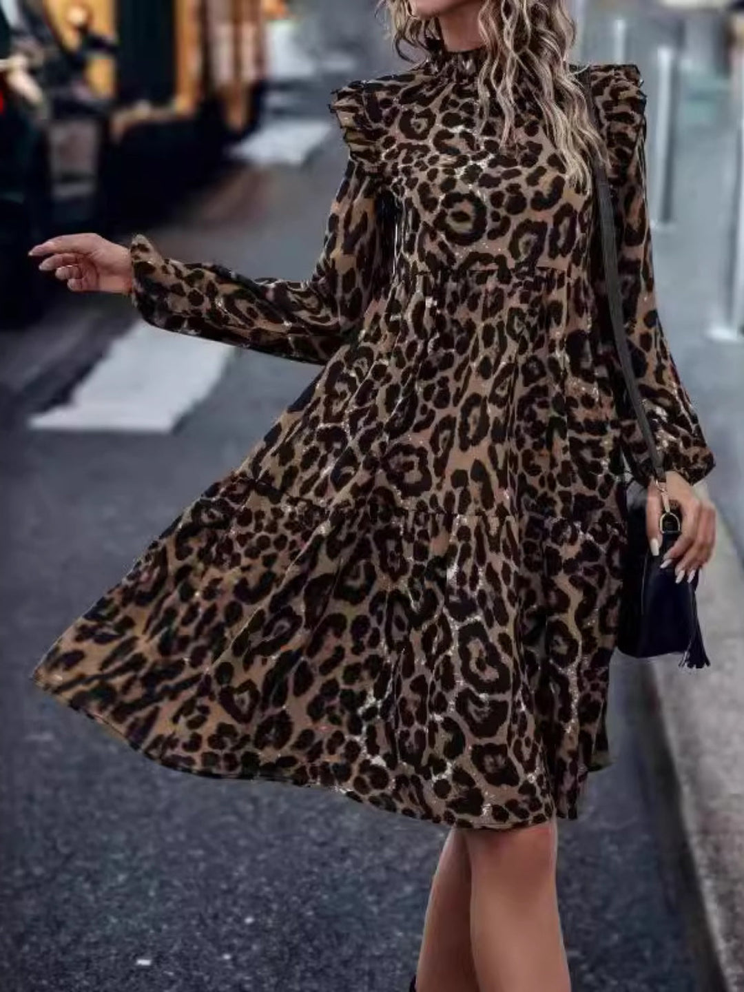 Stilla | Leopard Mock Neck Langærmet Mini Kjole