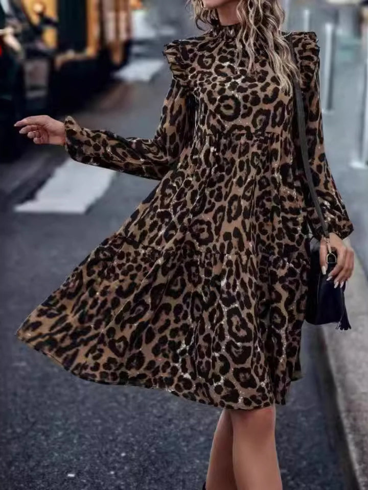 Stilla | Leopard Mock Neck Langærmet Mini Kjole