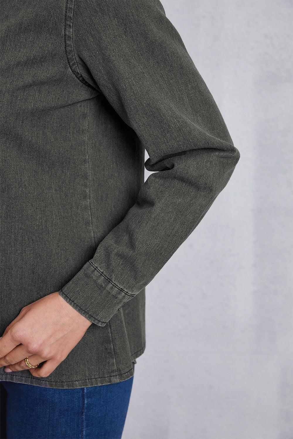 Stilla | Hals Knap Op Denim Top