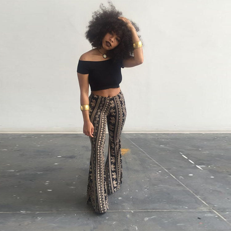 Dame Off-Shoulder Crop Top med Flared Jeans Stilla