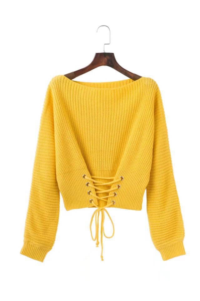Kvindes fashionable strikbluse med sofistikeret snøre design Stilla