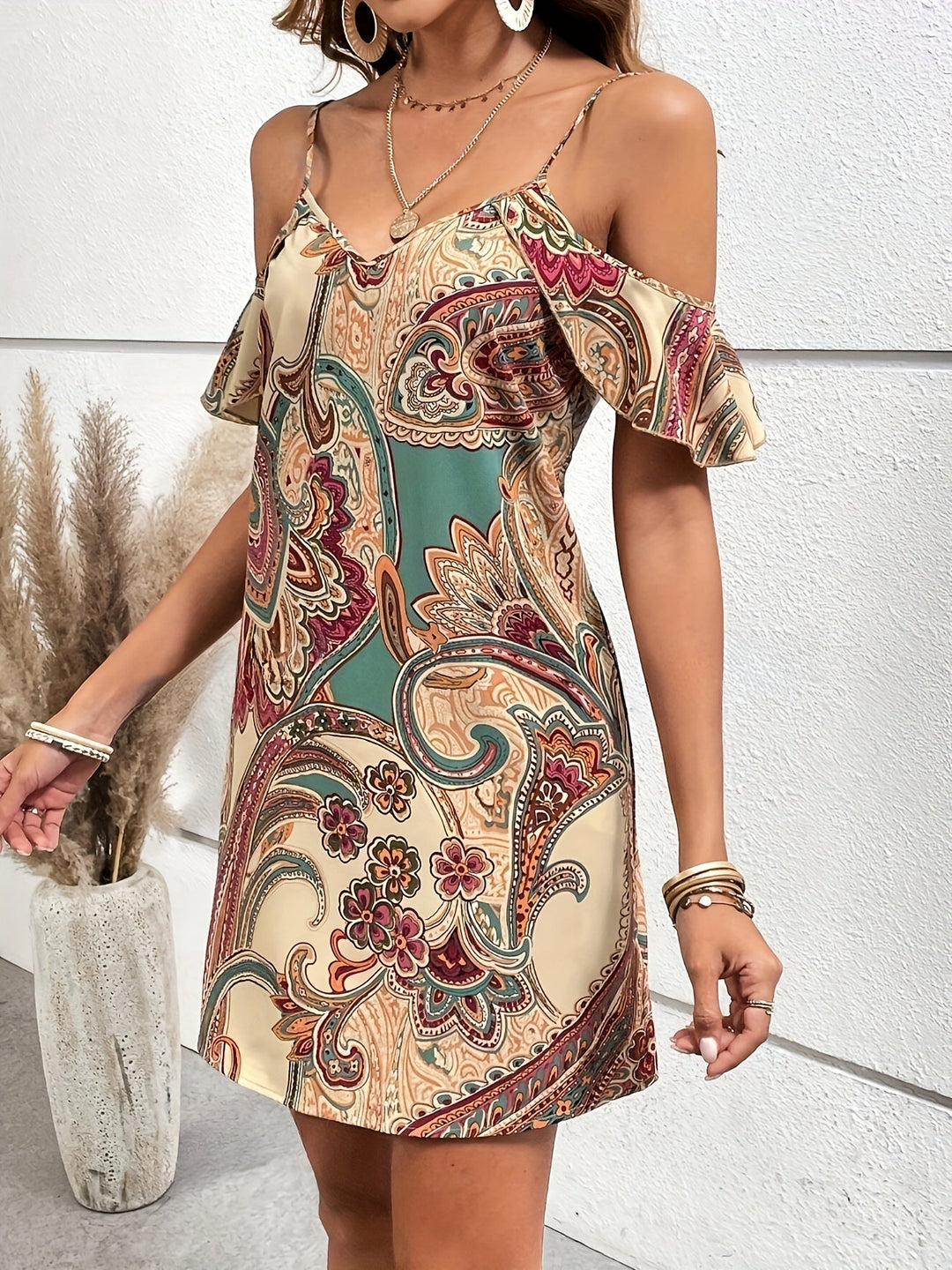 Stilla | Skulderfrit Sommerkjole Blomsterprint, Luftig & Elegant, Spaghetti Stropper, Knælængde