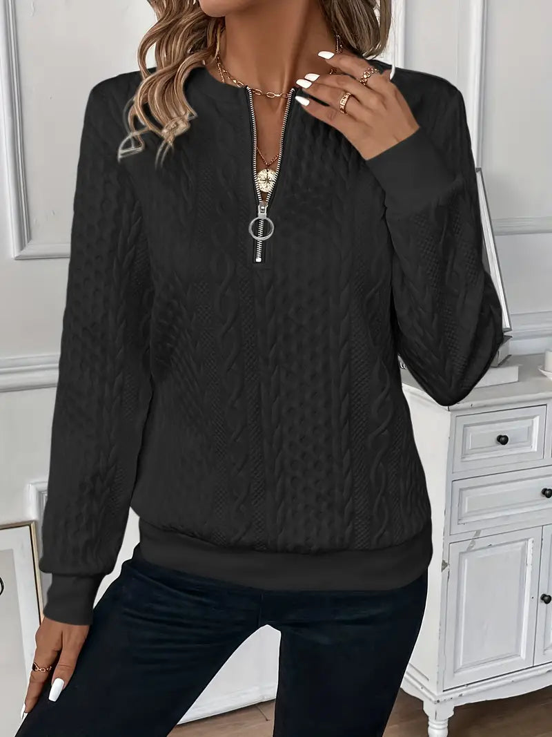 Stilla | Sporty sweater with functional zipper