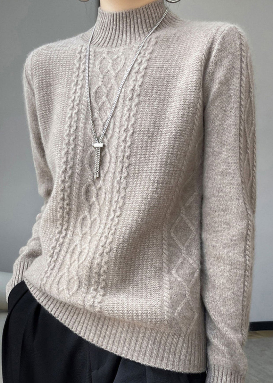 Stilla | Behagelig Høj Hals Fletmønster Sweater Ideel til Vinteren