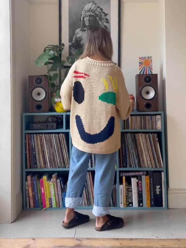 Stilla | Strikpullover I Kunstnerstil - Behagelig Fritidsjumper med Abstrakt Ansigtmønster