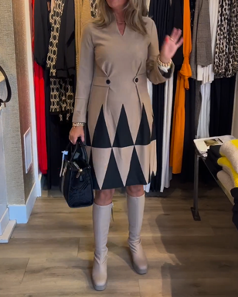 Stilla | Kjole med Geometrisk Print