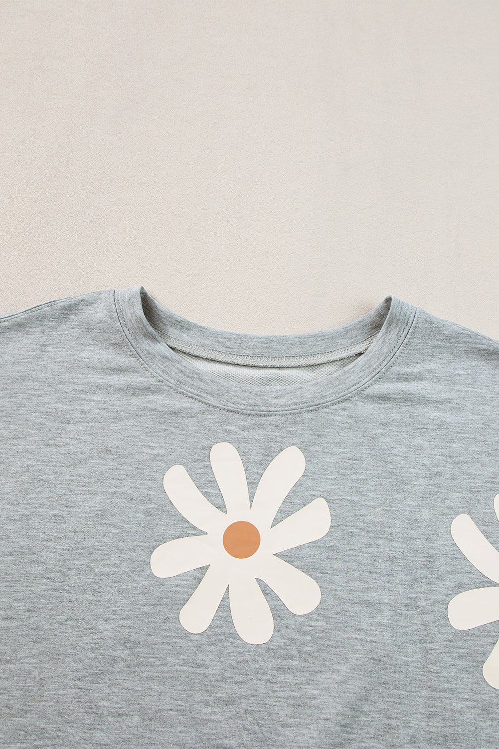 Stilla | Kortærmet Casual T-shirt Med Blomstertryk Til Kvinder