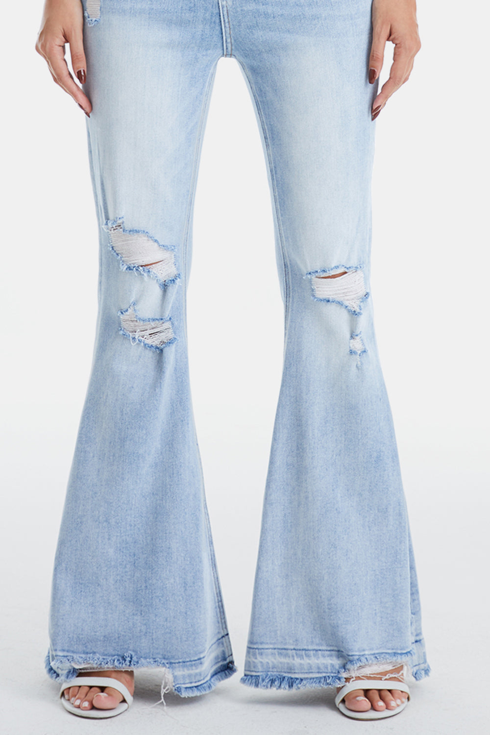 Stilla | Fuldt Størrelse Distressed Raw Hem Høj Talje Flare Jeans