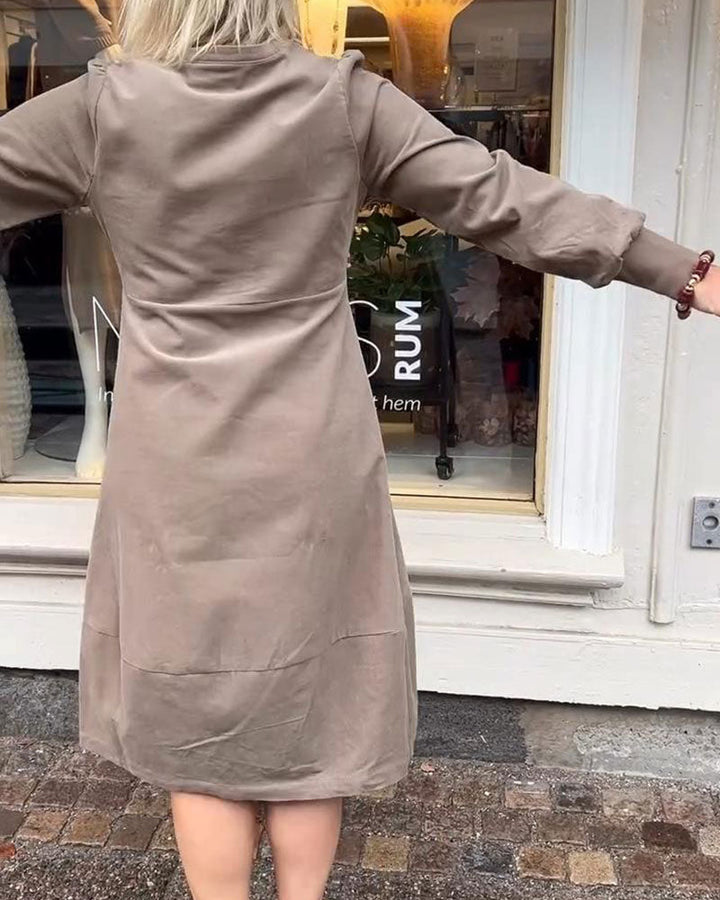 Stilla | Retro kjole med lange ærmer