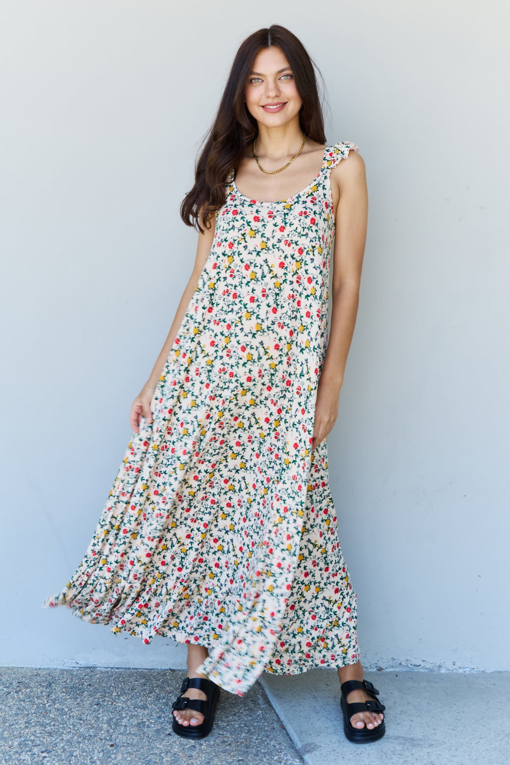 Stilla | I Havenet Ruffle Floral Maxi Kjole I Natural Rose