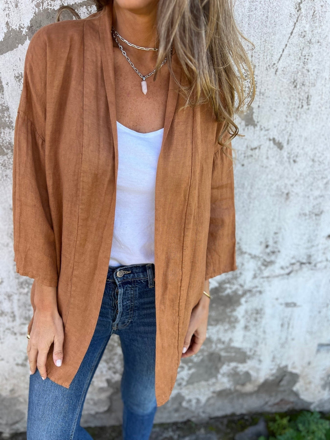 Stilla | Linned cardigan med volanger og 3/4-ærmer