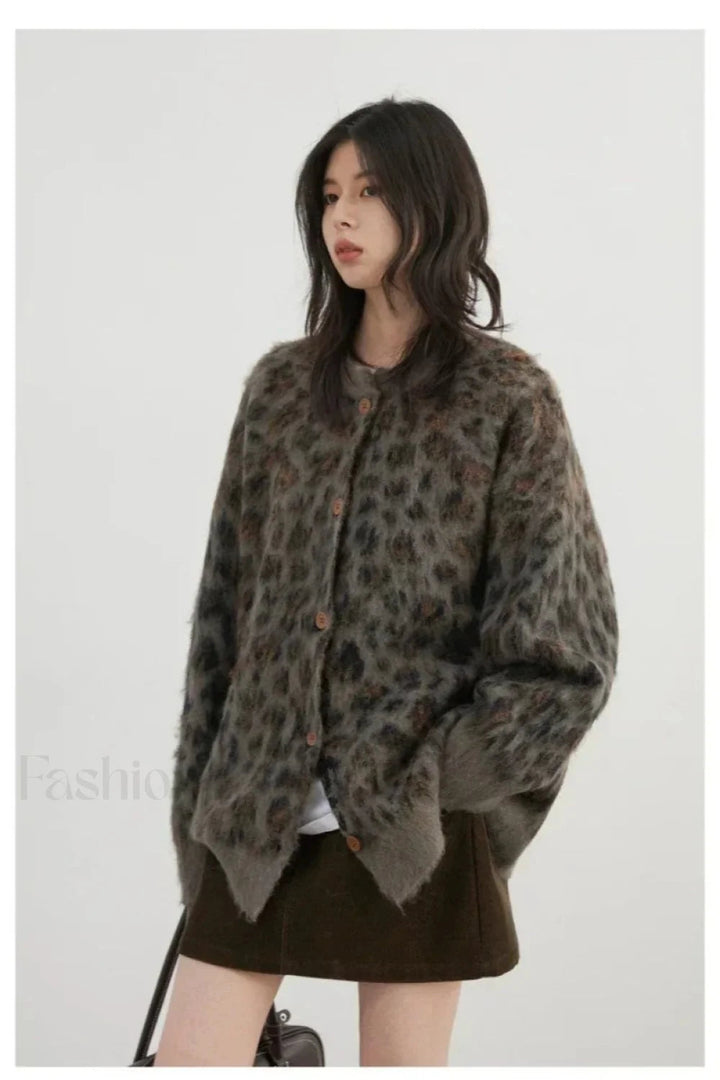 Stilla | Komfortabel Leopardprint Enkeltknap Cardigan