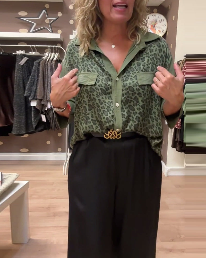 Stilla | Button Down Krave og Leopardsmønster På Revnen