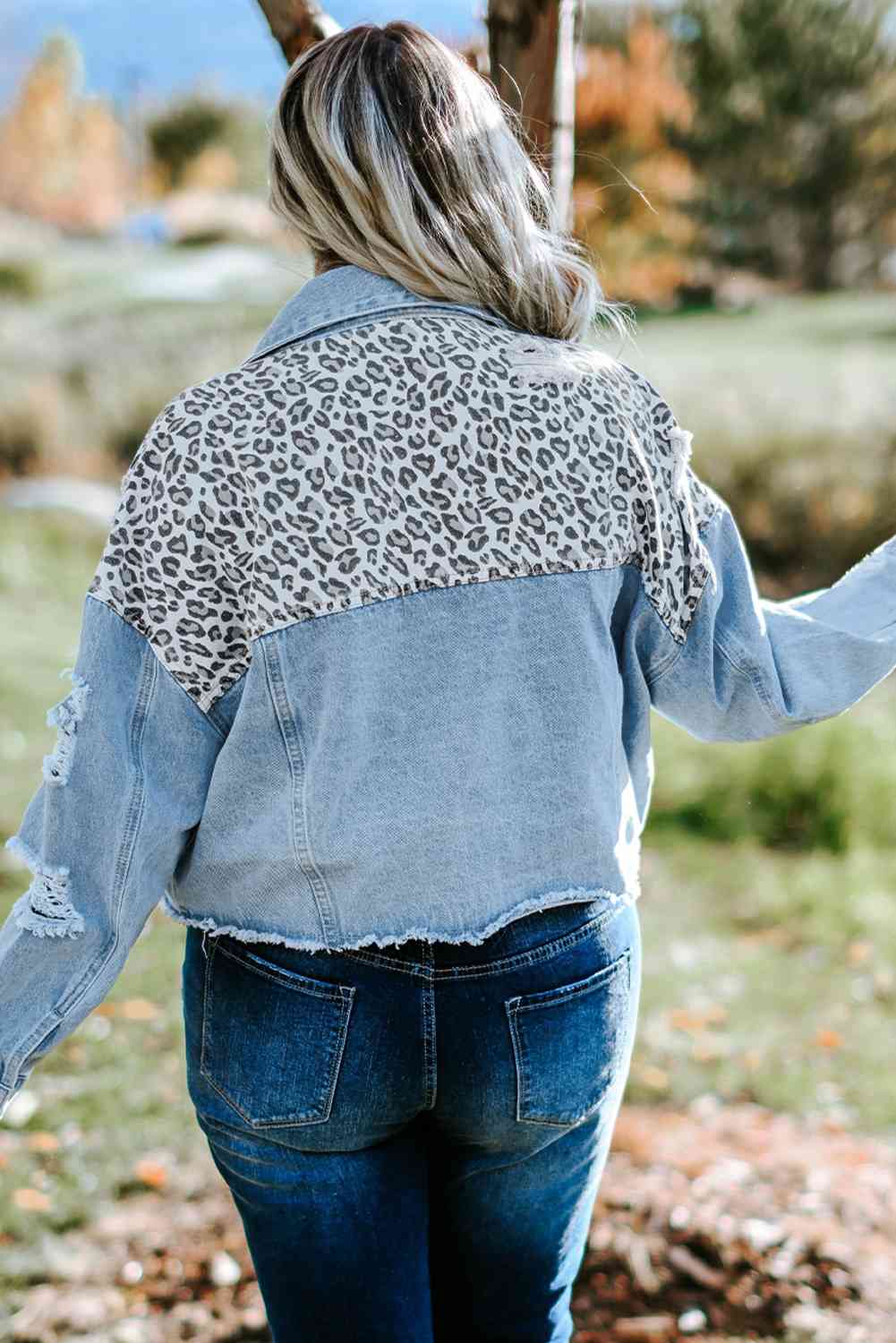 Stilla | Størrelse Leopard Raw Hem Distressed Spliced Denim Jakke