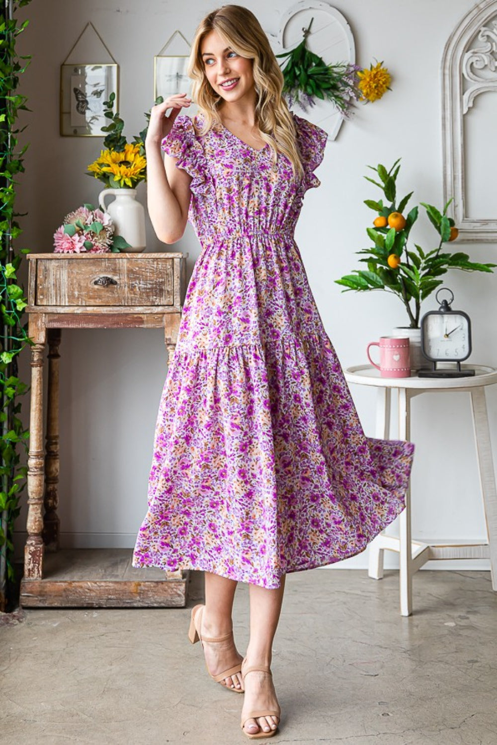 Stilla | J Printed V-hals Ruffled Midi Kjole