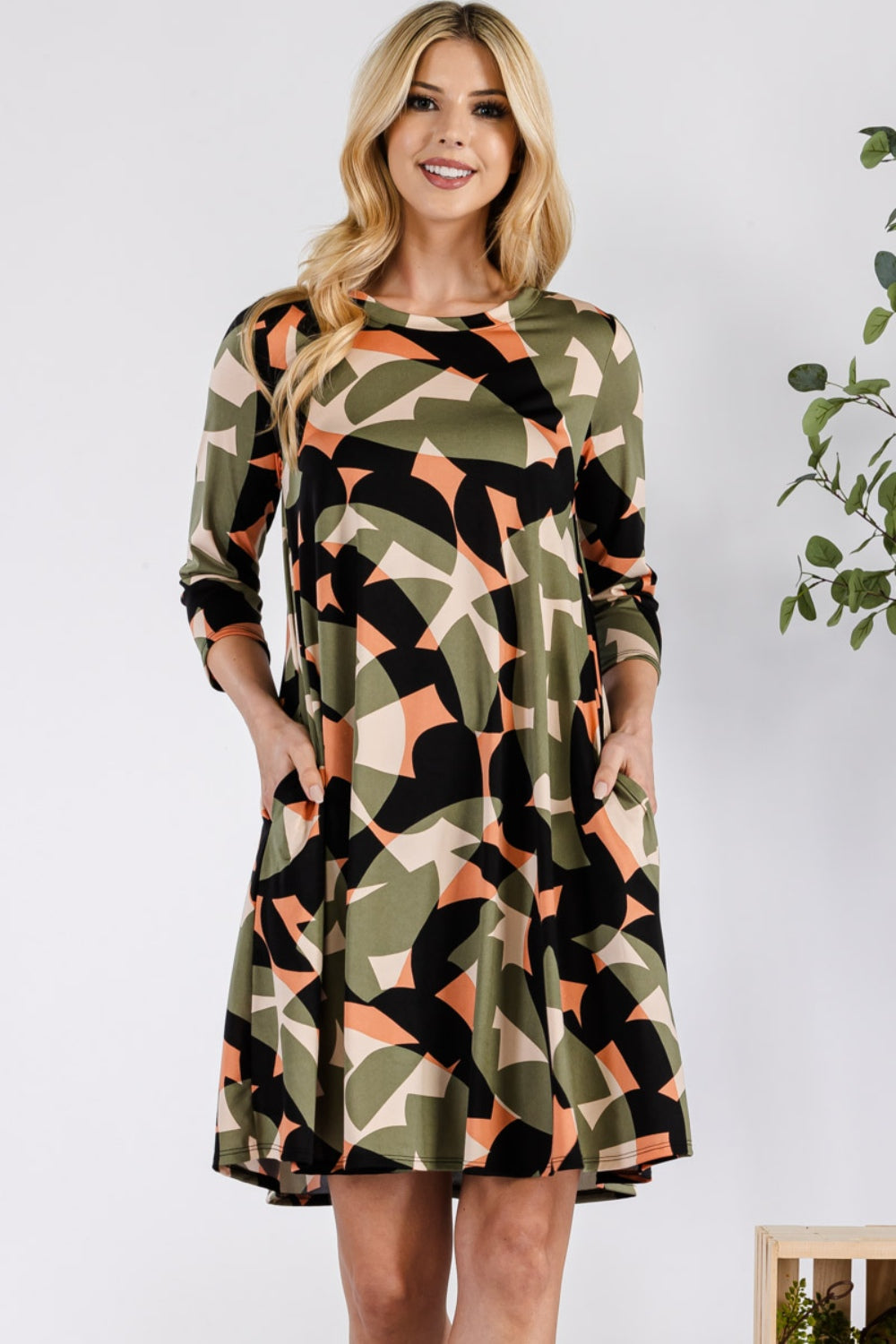 Stilla | Full Size Geometrisk Rund Hals Kjole med Lommer