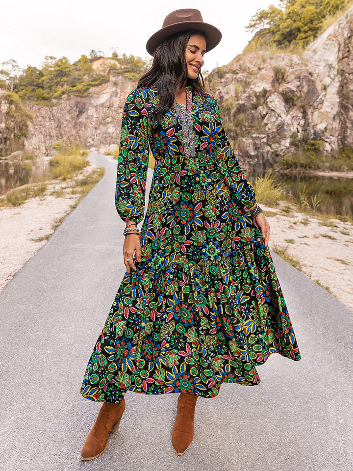 Stilla | Notched Neck Maxi Kjole