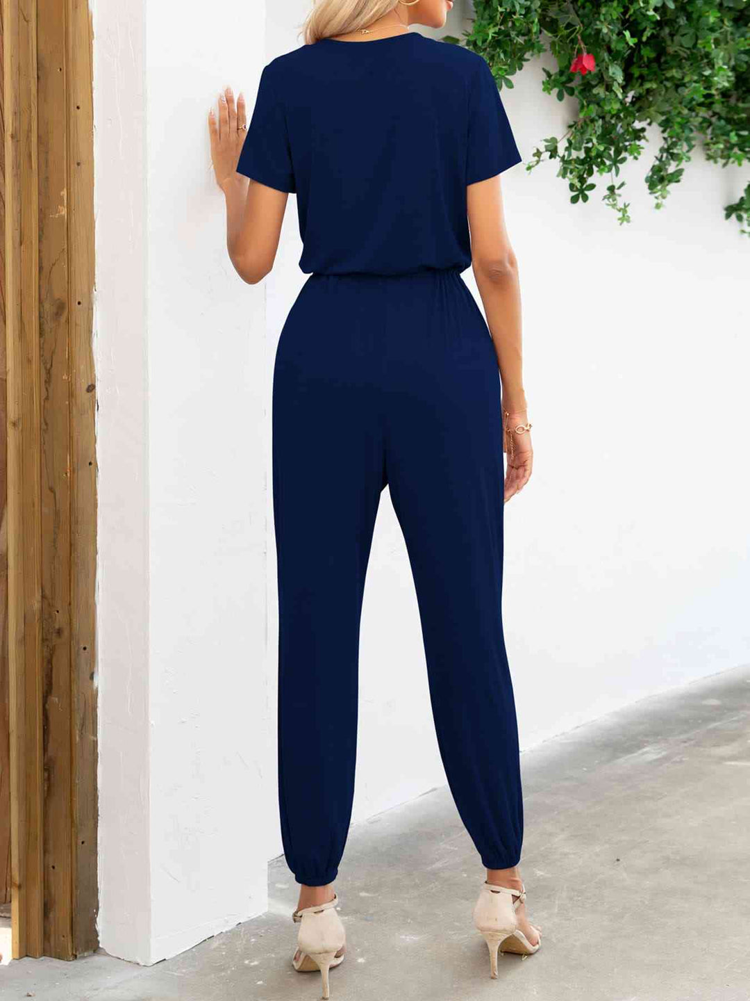Stilla | Ærme V-hals Jumpsuit Med Lommer