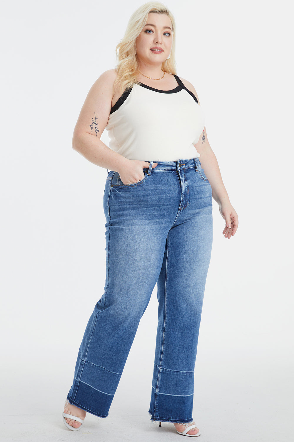Stilla | Full Size Høj Talje Kattev Whisker Bred Skinds Jeans
