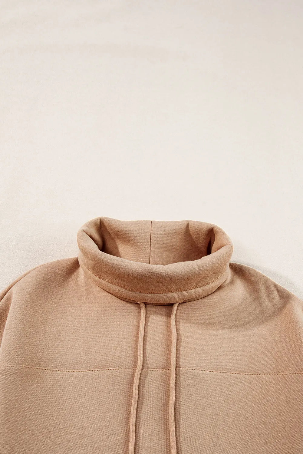 Stilla | Sweatjakke med lange ærmer, høj hals og snøre