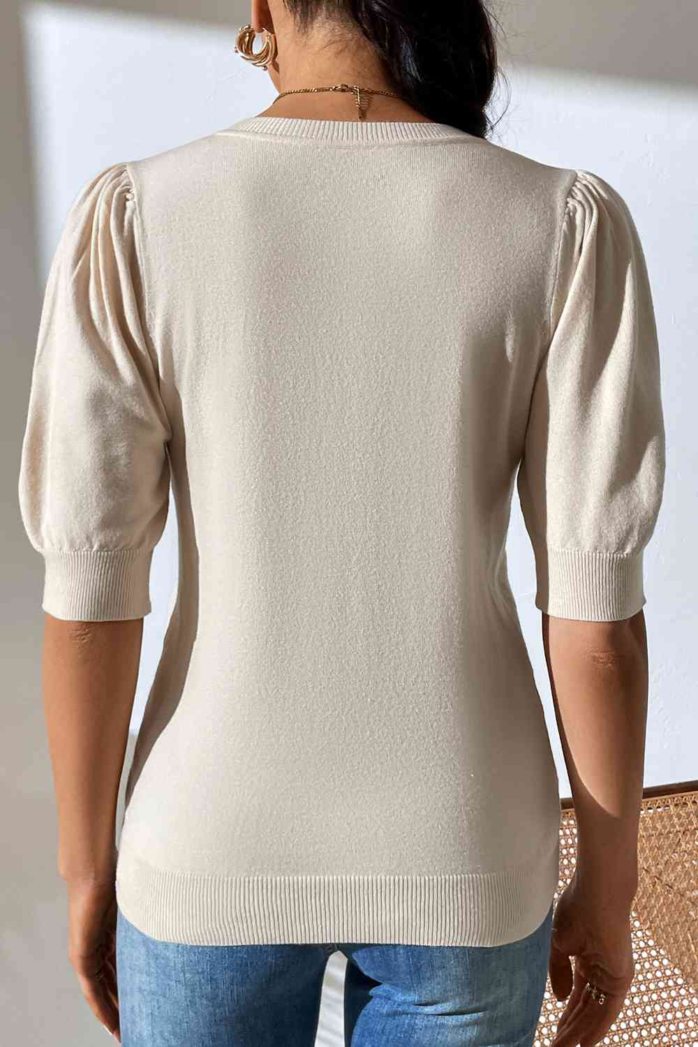 Stilla | Neck Puff Sleeve Strik Top